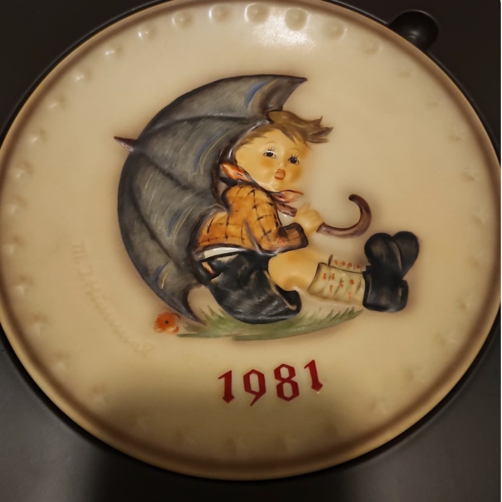 1981 Hummel Annual PlateGOEBEL M. J. HUMMEL
